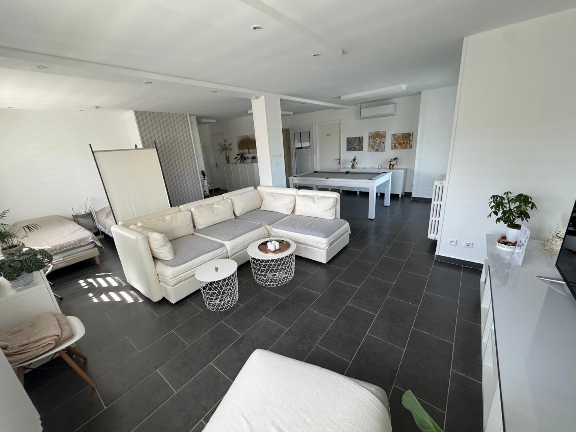 Chambre Dans Logement Partage Chez L Habitant Avec Piscine De 1 A 3 Chambres Grieges Exteriör bild